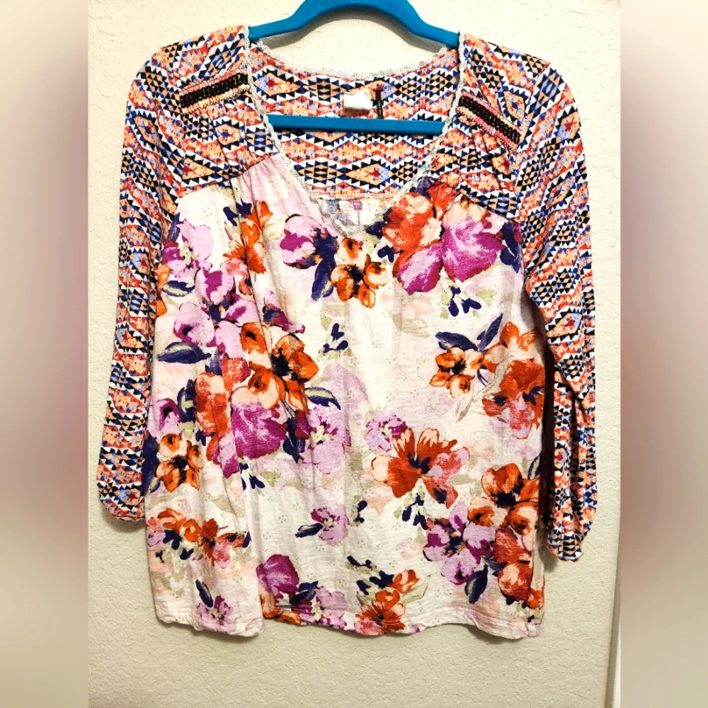 Anthropologie vNeck 3/4 sleeve shirt